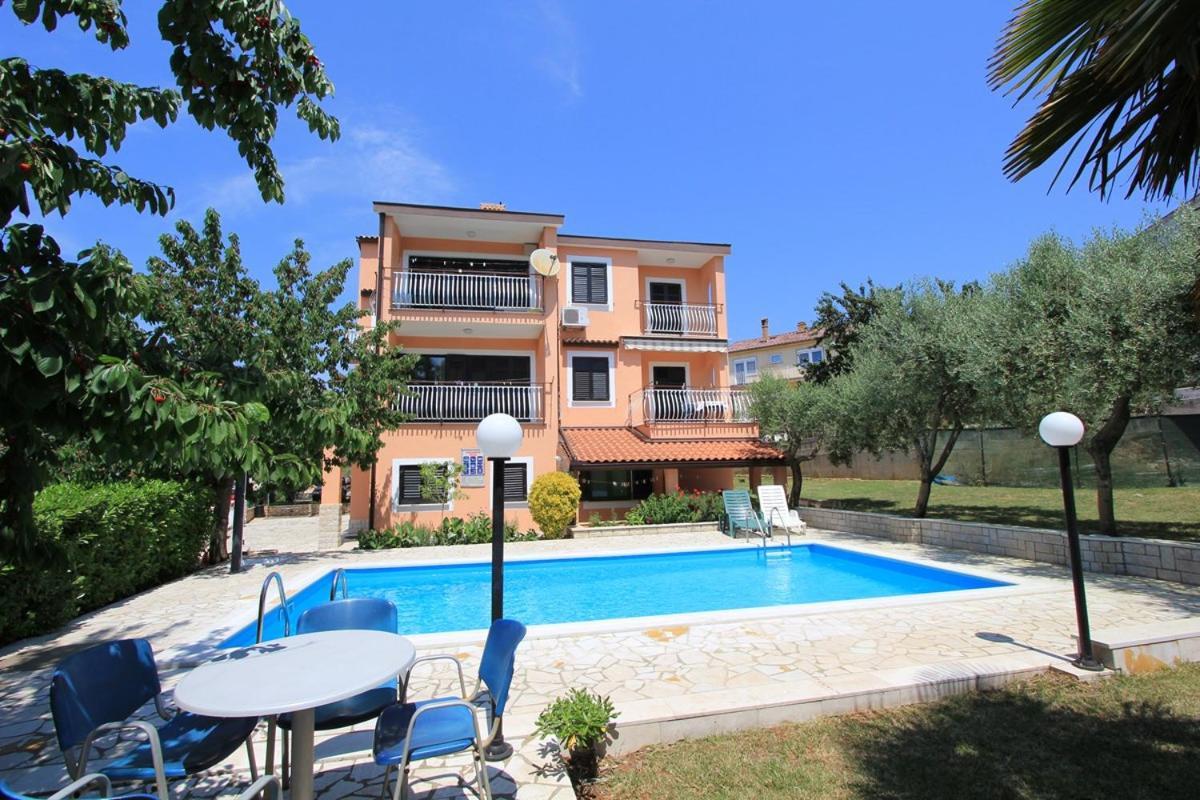 Apartments Susy Pula Ngoại thất bức ảnh